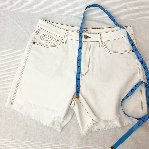 NWOT Judy Blue Angela Full Size Midrise Pocket Embroidery Shorts - Picture 13 of 16